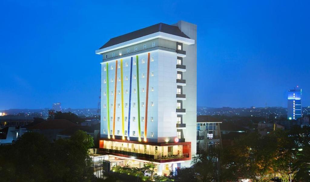 Hotel Amaris Simpang Lima Semarang Exterior foto